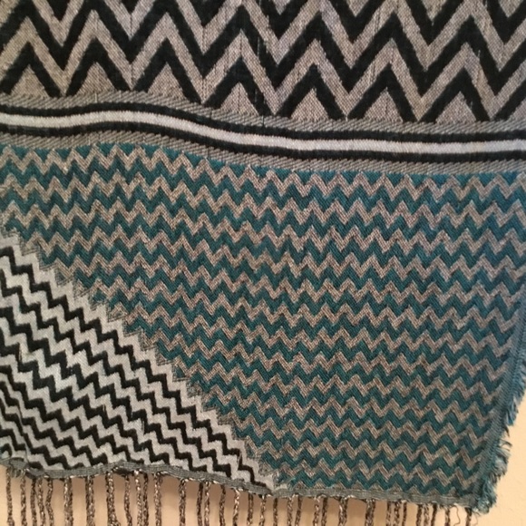 Sacred Threads blue and green bohemian print viscose scarf - Picture 7 of 9